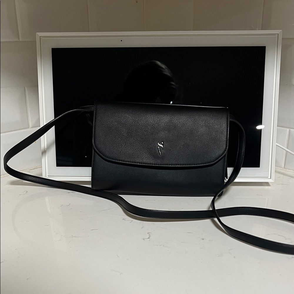 Elegant Black Leather Crossbody Bag/Wallet